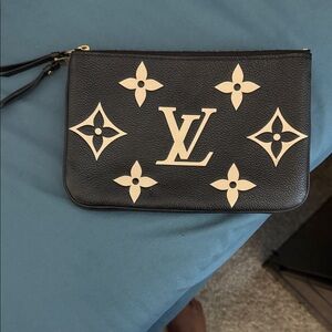 Louis Vuitton Black and Cream Clutch